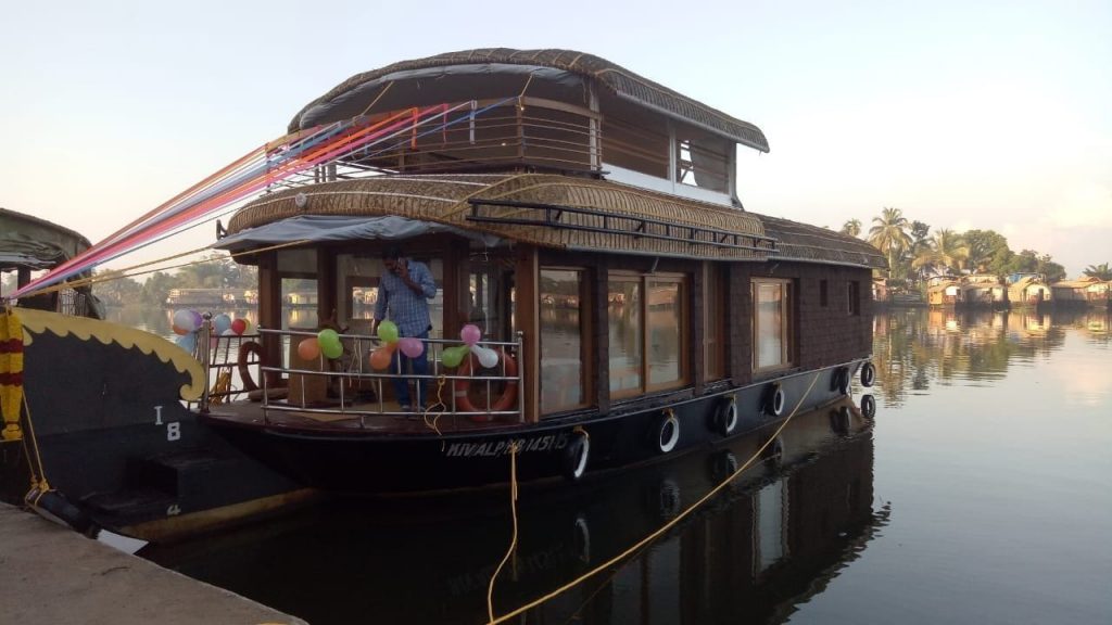 Gods Own Country House Boat